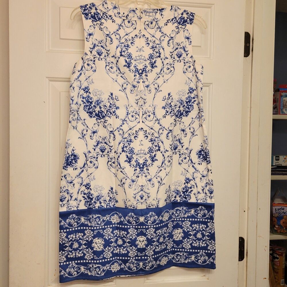 London Times Women's Size 2 Blue White Floral Damask Sleeveless Sheath Dress - Picture 3 of 9